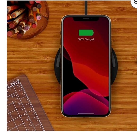Samsung Wireless Fast Charging Pad. - Picture 8 of 8